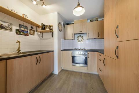 1 bedroom apartment for sale, Wood Lane, Isleworth