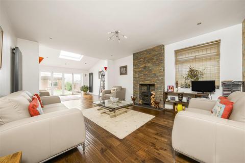 4 bedroom detached house for sale, Alderney Avenue, Osterley