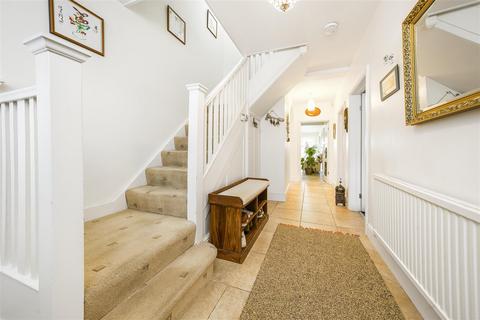 4 bedroom detached house for sale, Alderney Avenue, Osterley