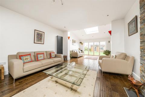 17 Alderney Avenue, Hounslow, TW5 0QN