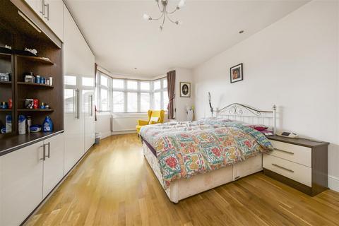 17 Alderney Avenue, Hounslow, TW5 0QN