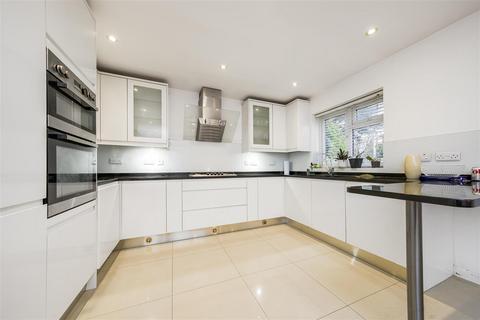 4 bedroom bungalow for sale, Jersey Road, Hounslow