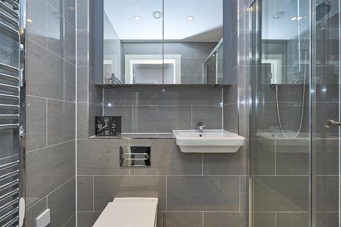 17, Swan Court Swan Street, Isleworth, TW7 6XW
