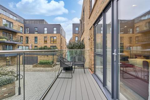 17, Swan Court Swan Street, Isleworth, TW7 6XW