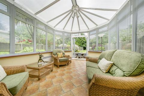 4 bedroom semi-detached house for sale, St. Marys Crescent, Osterley