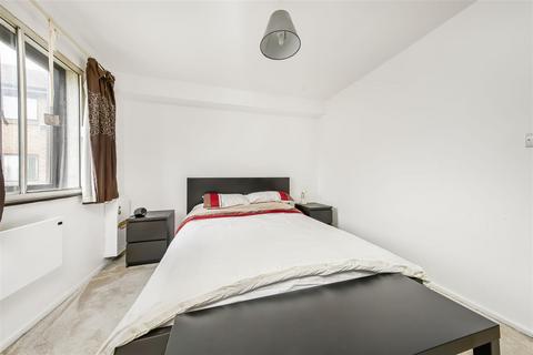 44 Stags Way, Isleworth, TW7 5PG