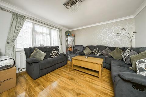 3 bedroom terraced house for sale, Queenswood Avenue, Hounslow