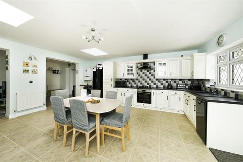 90 Whitton Dene, Hounslow, TW3 2JU