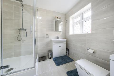 90 Whitton Dene, Hounslow, TW3 2JU