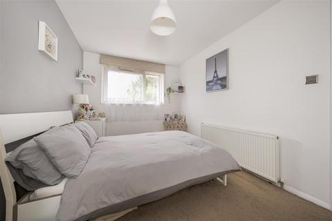21 Aplin Way, Isleworth, TW7 4RJ