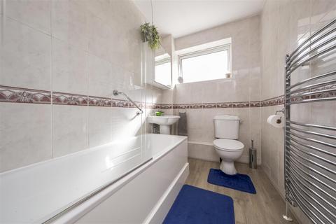 21 Aplin Way, Isleworth, TW7 4RJ