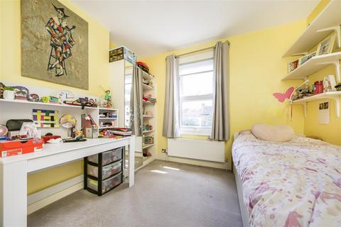 70 Worple Road, Isleworth, TW7 7HU
