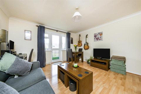4 Percy Gardens, Isleworth, TW7 6BX