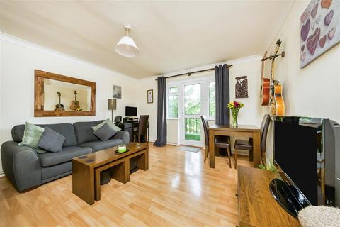 4 Percy Gardens, Isleworth, TW7 6BX