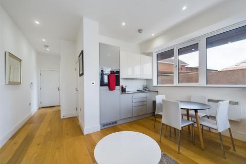 1 bedroom apartment for sale, 8 Douglas Road, Hounslow