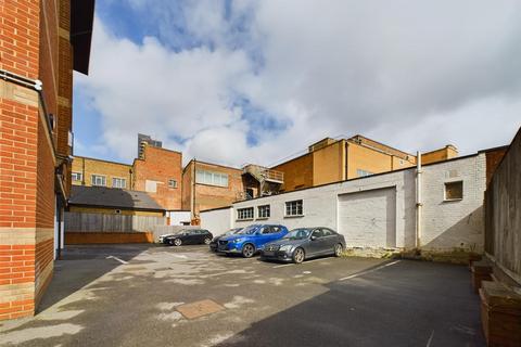 undefined, Douglas Road, Hounslow