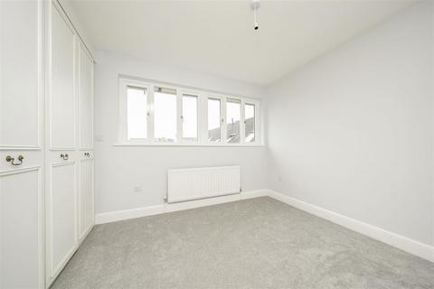 1 bedroom apartment for sale, Manor House Way, Old Isleworth