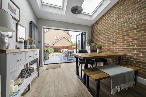 3 bedroom terraced house for sale, Clydesdale Close, Isleworth