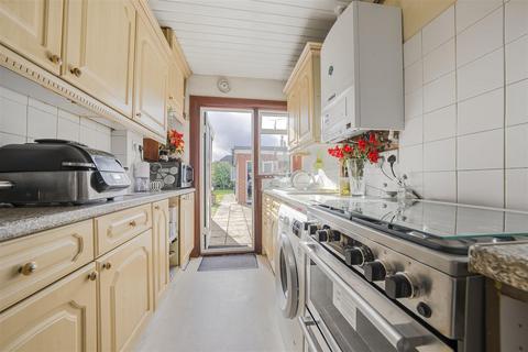 3 bedroom semi-detached house for sale, Winchester Avenue, Hounslow