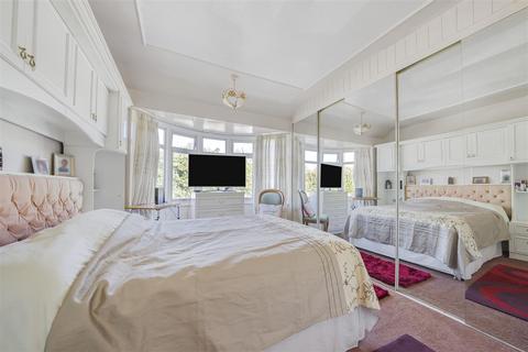 46 Winchester Avenue, Hounslow, TW5 0HA