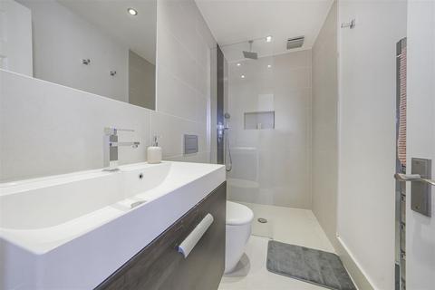 5 Draper Close, Isleworth, TW7 4SX