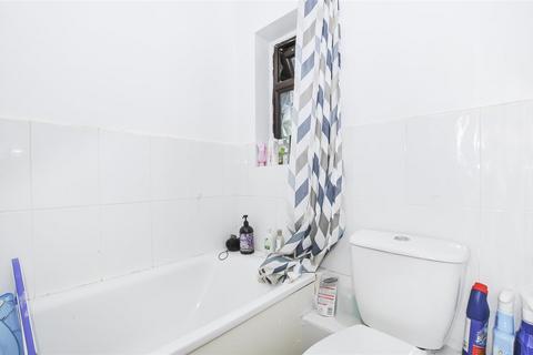 4 Wheatley Road, Isleworth, TW7 6JH