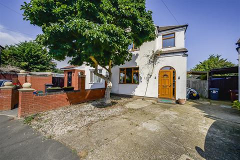 3 bedroom semi-detached house for sale, Chatsworth Crescent, Hounslow