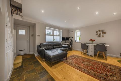 1 bedroom end of terrace house for sale, Bankside Close, Isleworth