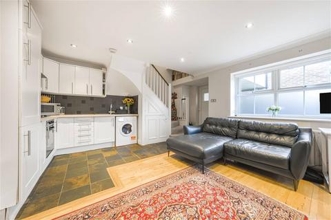 4, The Stables Bankside Close, Isleworth, TW7 7EW