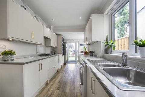 4 Kendall Road, Isleworth, TW7 6RA
