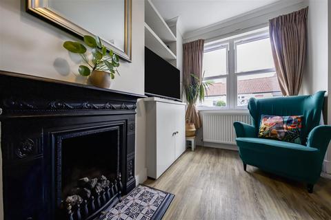 4 Kendall Road, Isleworth, TW7 6RA