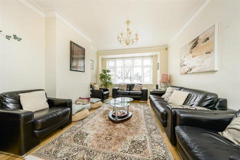 7 bedroom semi-detached house for sale, Oaklands Avenue, Osterley