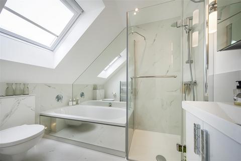 29 Manor House Way, Isleworth, TW7 6BJ