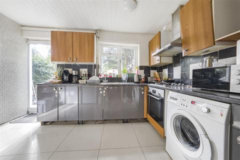 3 bedroom terraced house for sale, Myrtle Road, Hounslow