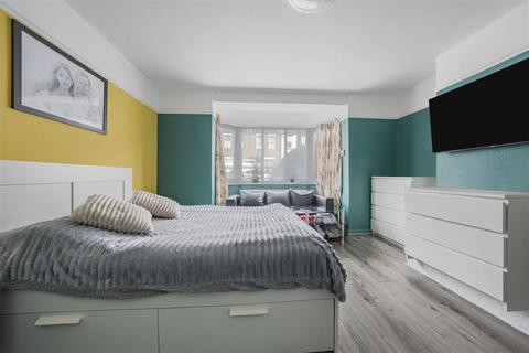 108 Myrtle Road, Hounslow, TW3 1QD