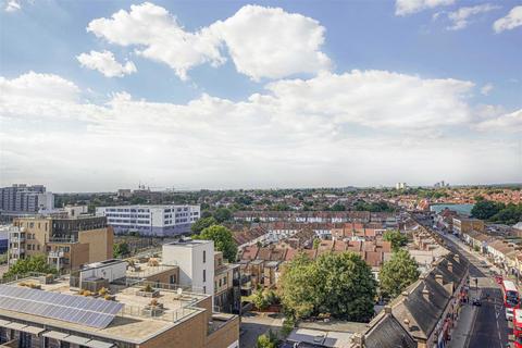 2 bedroom apartment for sale, High Street, Hounslow