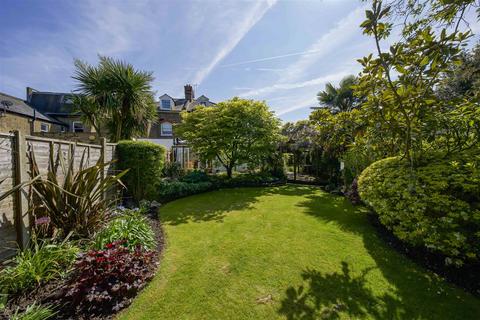 7a Talbot Road, Isleworth, TW7 7HG