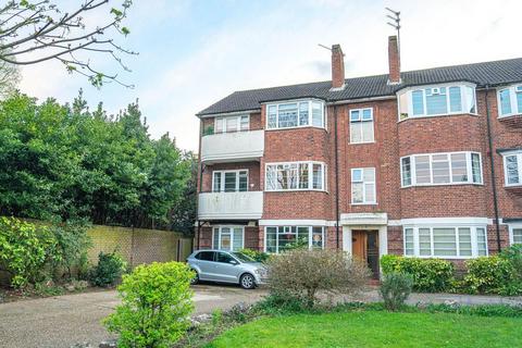 2 bedroom apartment for sale, Queens Keep, East Twickenham