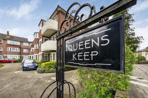 5 Queens Keep, Twickenham, TW1 2QA