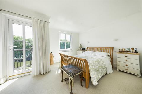 29 Herons Place, Isleworth, TW7 7BE