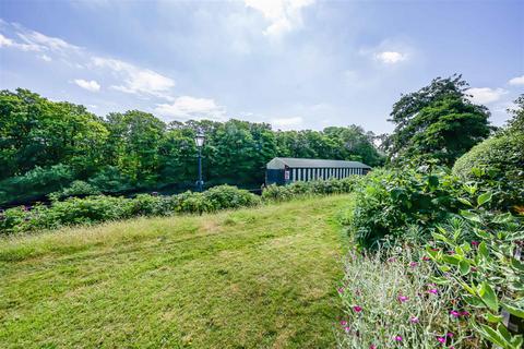 29 Herons Place, Isleworth, TW7 7BE