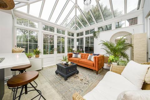 50 Ailsa Road, Twickenham, TW1 1QW