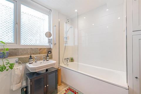 6 Sidney Road, Twickenham, TW1 1JR