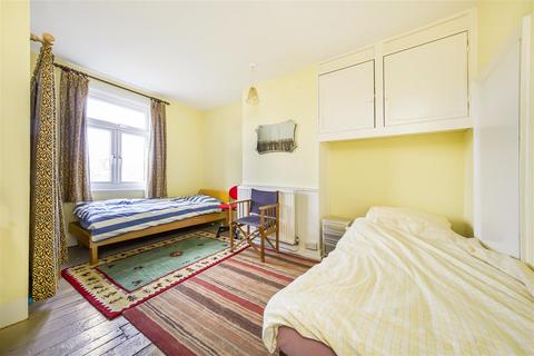 10 Percy Road, Isleworth, TW7 7HB