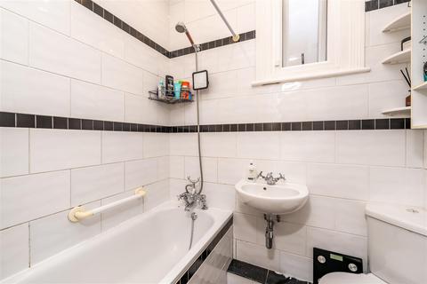 10 Sidney Road, Twickenham, TW1 1JR