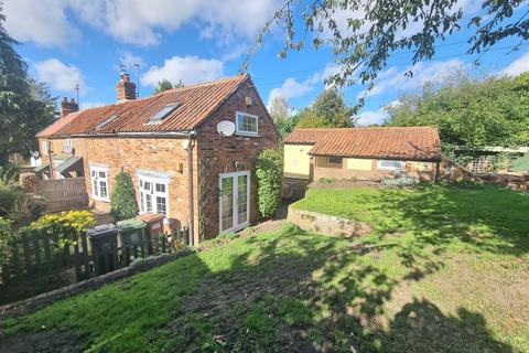 2 bedroom end of terrace house for sale, Beccles Road, Fritton.