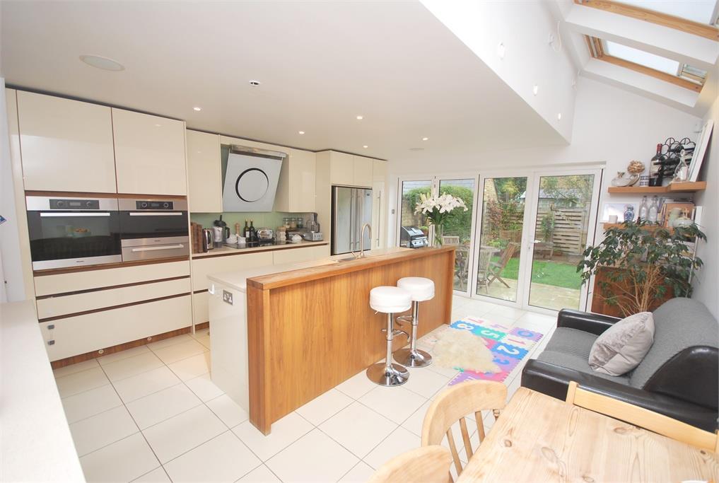 Grimwood Road, Twickenham 4 bed terraced house to rent £4,800 pcm (£