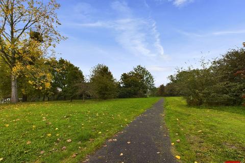3 Tolsey Gardens, Tuffley, Gloucester, GL4 0DR