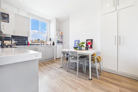 2 bedroom apartment to rent, High Street, Hampton Hill
