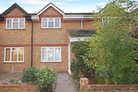 1 bedroom terraced house to rent, Windmill Road, Hampton Hill